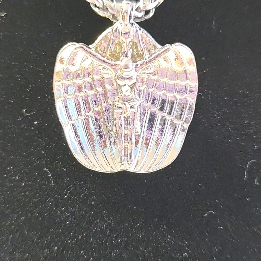 Angel Winged Crucifix Pendent!